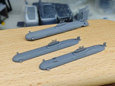1/1250/2000 Russian typhoon-class nuclear submarines  Unpainted/1Pc