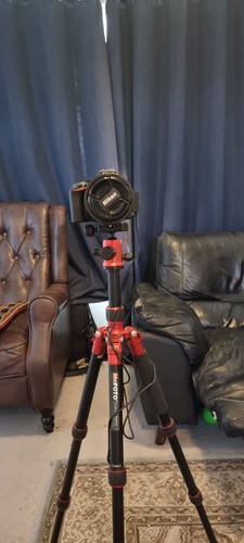 NIKON D5600 BUNDLE - Picture 2 of 19