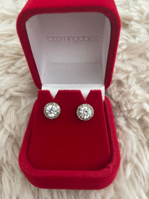NEW Bloomingdale s Cubic Zirconia Diamond (CZ) Studs Earrings Gift Box & Case