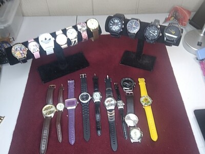 NAME BRAND WATCH LOT 22 PIECES NIKE,ADIDAS, TOMMY