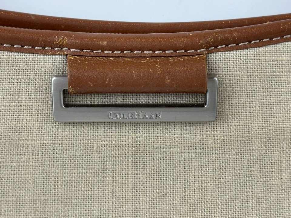 De colección - Cole Haan - Cartera clutch pequeña de lino/cuero avena Foto 2 de 4