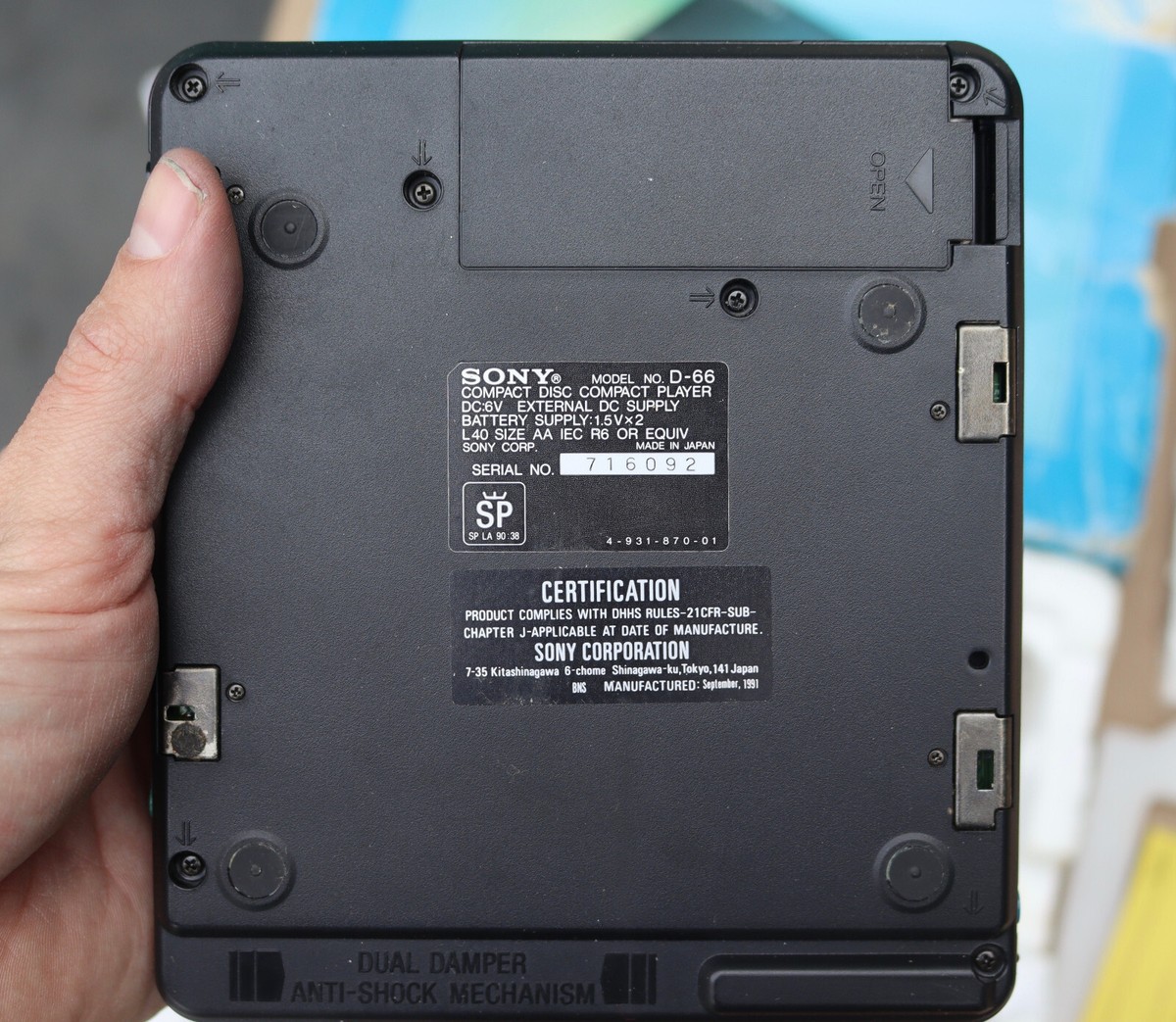 SONY discman D-66 ポータブルCDプレーヤー　BP-2EX s-l400.jpg