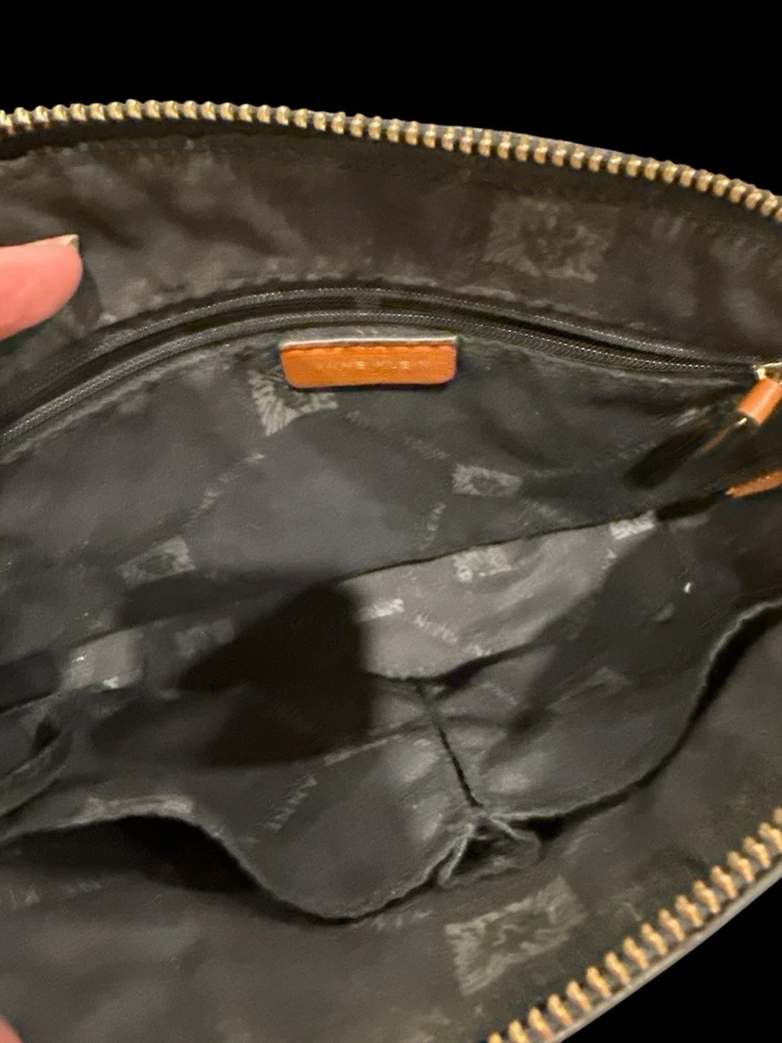 BOLSO BANDOLERA ANNE KLEIN con CORREA AJUSTABLE - Negro - Detalles de cadena dorada Foto 4 de 4