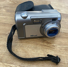 Trust PowerCam 910Z Kompaktkamera 3,0MP 3x Zoom 1,4" Display Silber m.