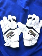 DeNA BayStars Yasutaka Tobashira actually used base running gloves