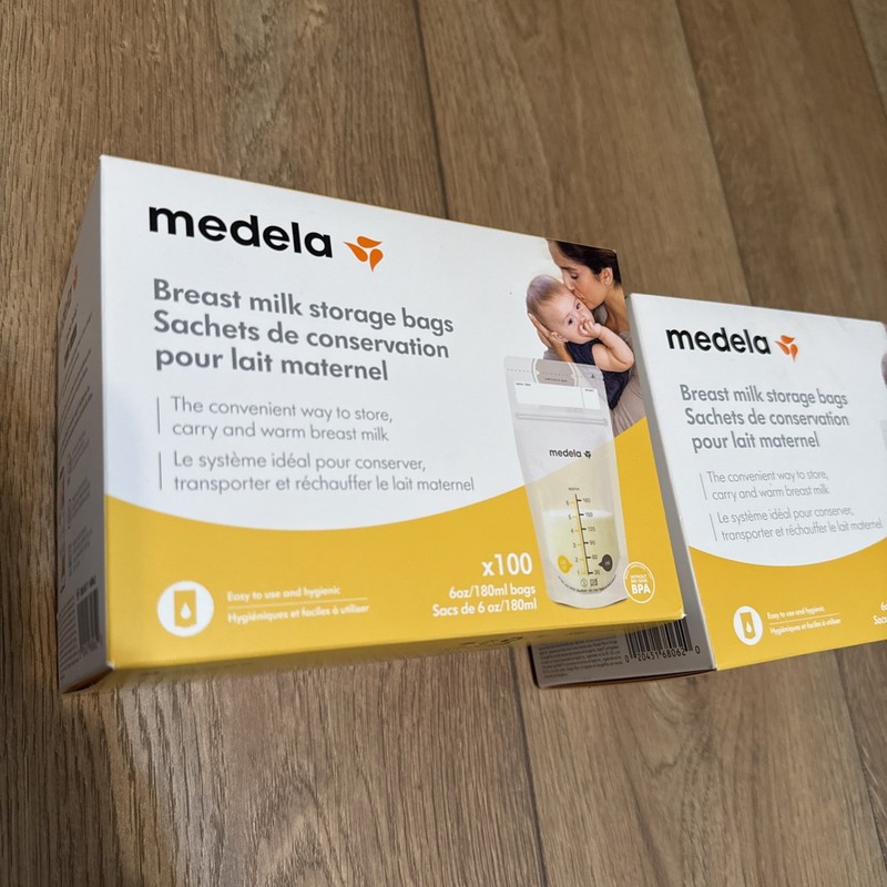 Medela Breast Milk Storage Bags, 2x100 Count, Ready to Use Breastmilk Bags