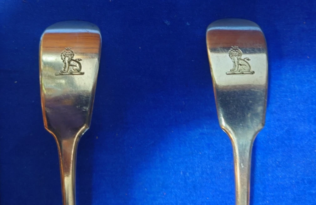 Pair Edwardian Aitken Bros Sauce Ladles Fiddle Pattern Armorial Crest Lion :904
Opens in a new windo