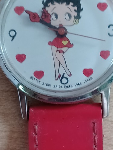 Vintage Betty's Store Herzuhr rot Kunstlederband 80er Jahre Stil ohne Batterie - Bild 4 von 13