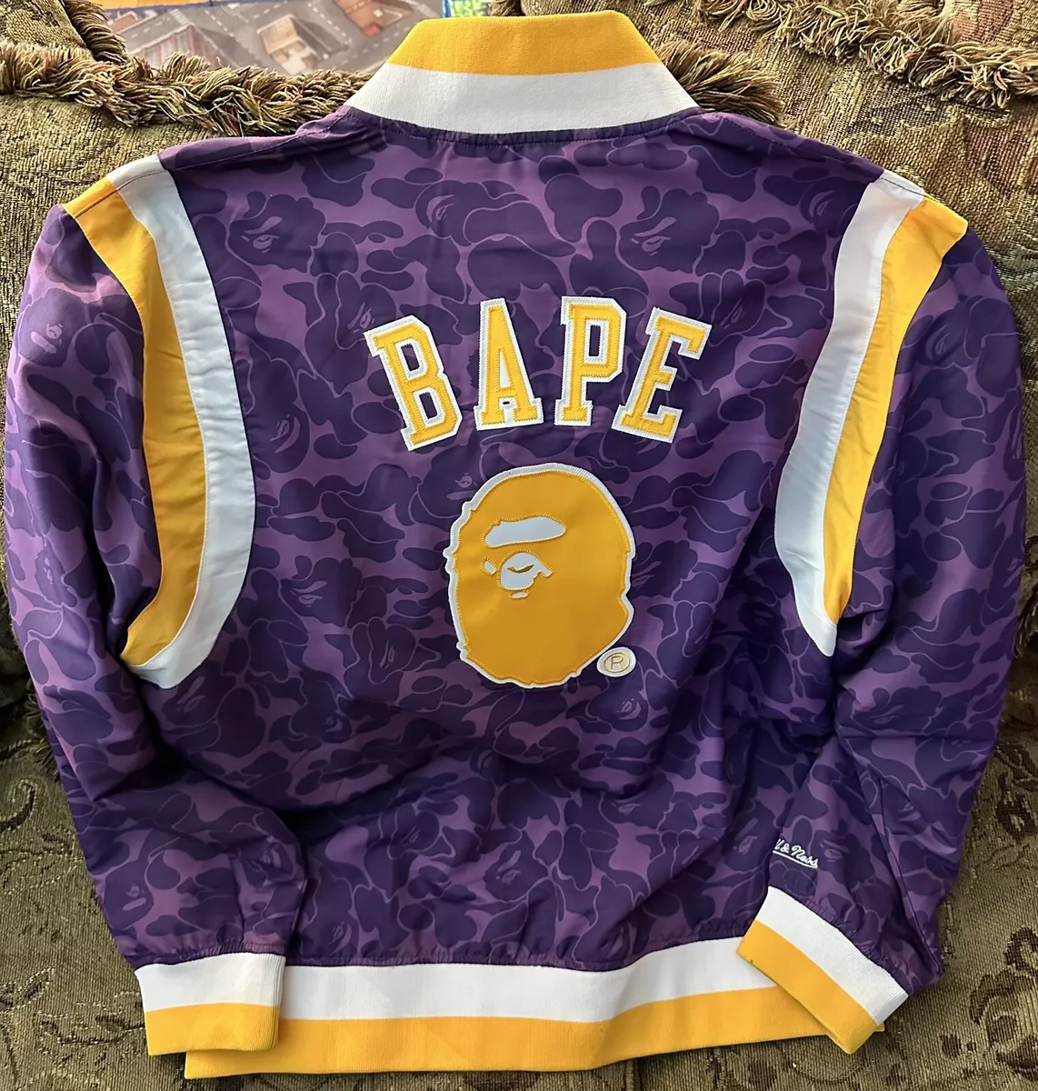 Bape x mitchell & sale ness lakers warm up jacket
