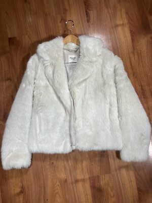 Abercrombie White Faux Fur Coat Size Large Never Worn