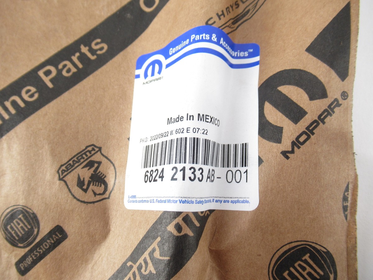 レネゲード　ノーズブラ　MOPAR純正 Genuine OEM Mopar Jeep 68242133AB Driver LH Rear Quarter Panel