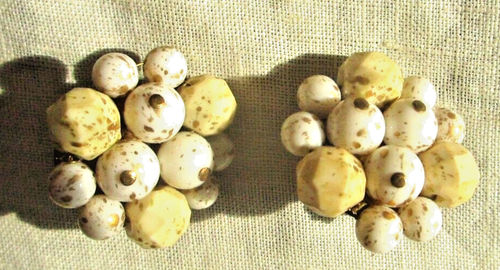 Bead Earrings White Goldtone Speckles Vintage Clip On - Picture 6 of 8