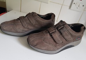 gabor walking shoes