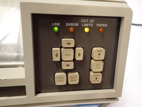 HP 7245B PLOTTER PRINTER 120V POWERS UP - Picture 3 of 8