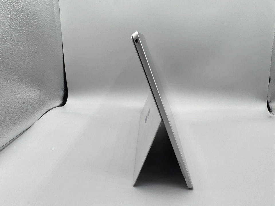 Microsoft Surface Pro 6 | Intel Core i5 | 256GB SSD | 8GB RAM | Hairline Crack - Image 4 of 4