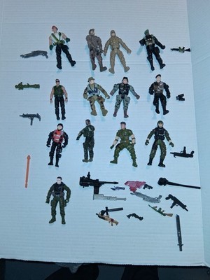 Lot Of 12 Chap Mei Soldiers And 1  Lanard The Corps & Accessories