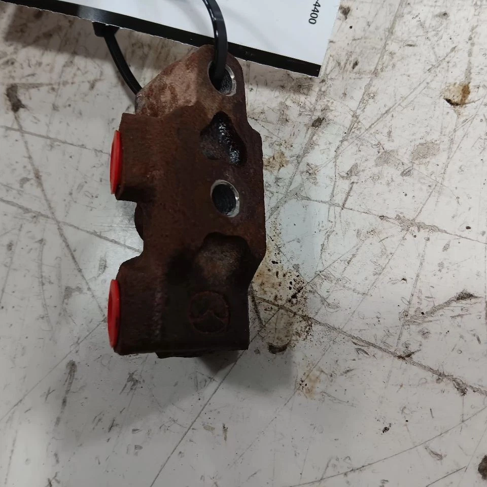 Divisor de unión de válvula de dosificación de línea de freno Mazda CX-5 2013 2014 2015 2016 Foto 2 de 4