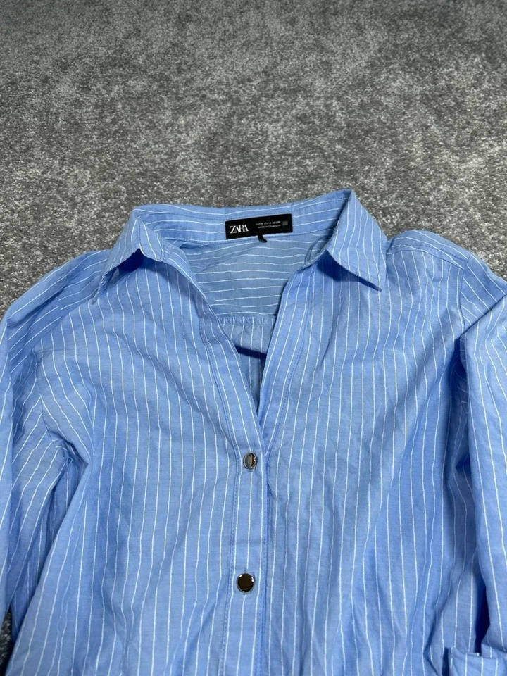 Vestido camisero Zara para mujer pequeño azul a rayas algodón cintura reunida manga lengüeta enrollable Foto 3 de 4
