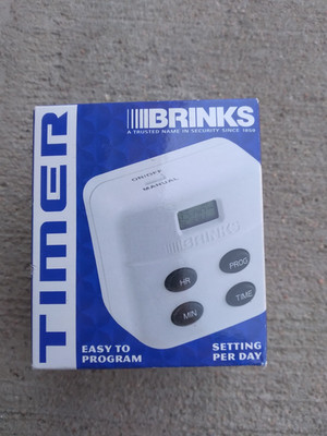 Brinks Programmable Timer Easy to Program Setting Per Day On/Off Switch