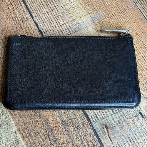 Cartera sin asas Michael Kors negra de cuero suave con cremallera continental detalles metálicos - Imagen 10 de 15