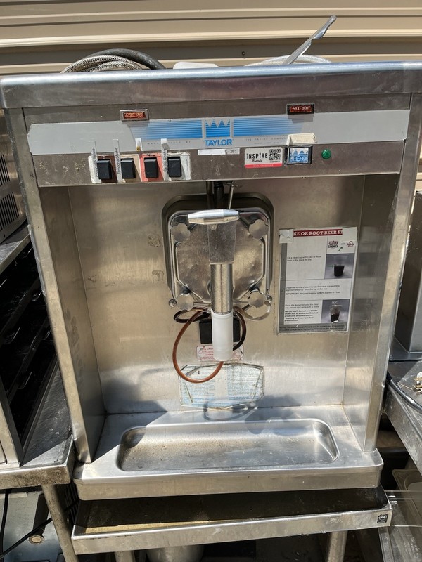Taylor 62-27 Soft Serve Ice Cream Machine, countertop model w 3 canisters