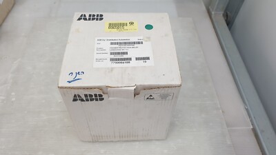 ABB REF610 Relè Di Protezione, Usato Ma In Buone Condizioni, Spedizione Veloce