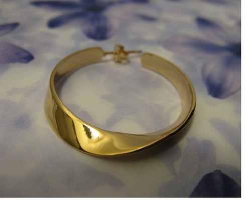 Bijoux Femme Boucles d'oreilles Créole Torsadée 30 mm Plaqué Or 18K Laminé - Picture 2 of 2