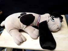 VINTAGE 1985 BROWN POUND PUPPY WITH BLACK SPOTS AND RED COLLAR  EXCELLENT!