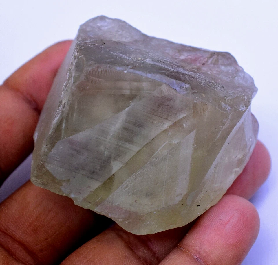 Natural Green Amethyst 558.60 Ct Earth-Mined Specimen Untreated Faceted Rough - Image 2 of 4