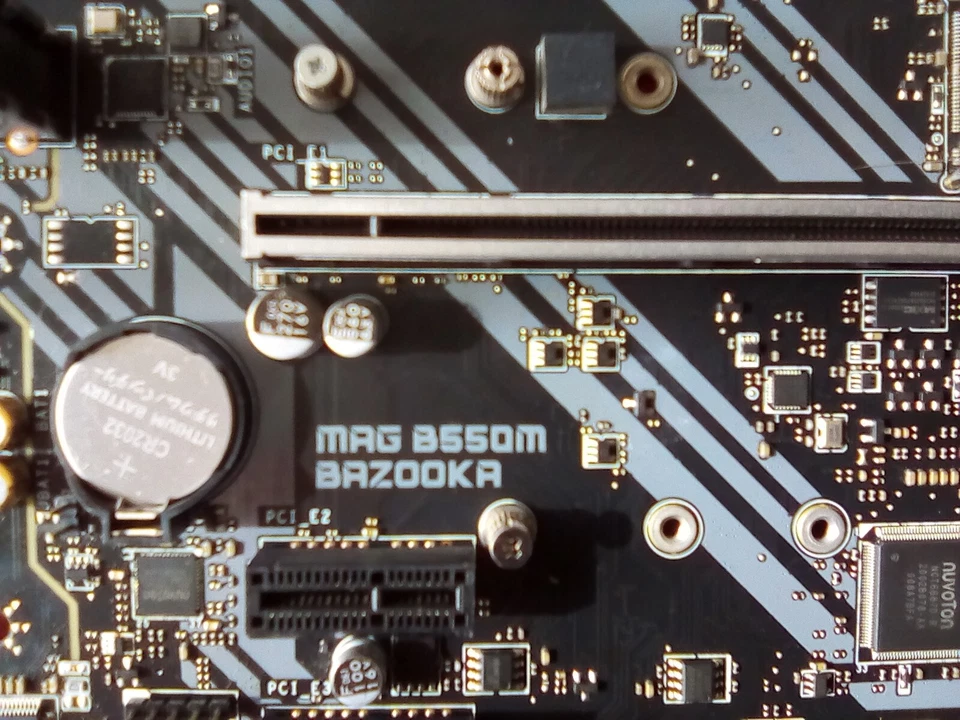 MSI  MAG B550M  BAZOOKA - Imagen 2 de 4