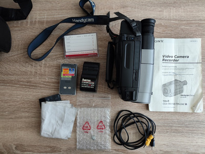 Sony Handycam Vision CCD-TRV24E.