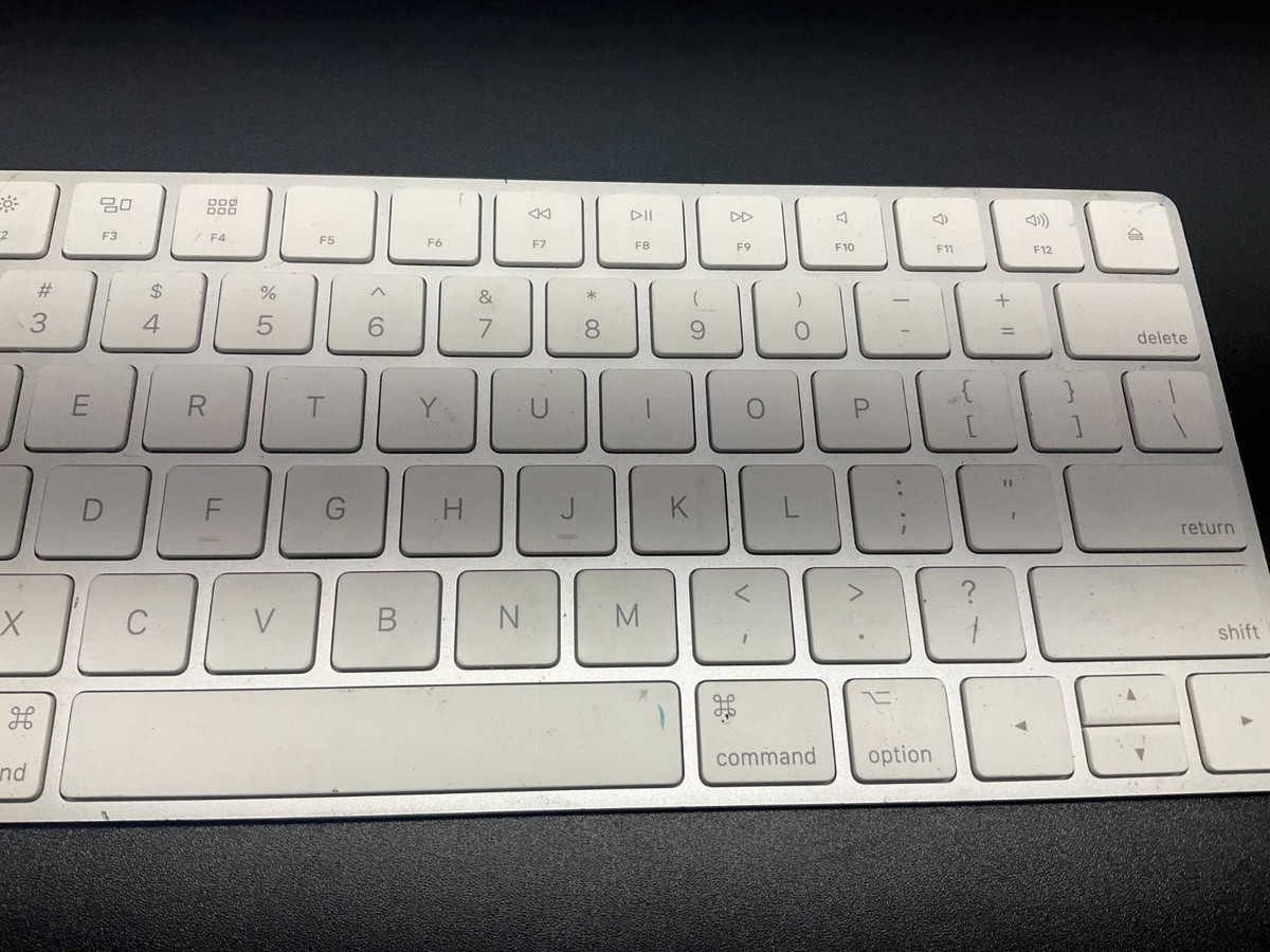 Apple Magic Keyboard A1644 Wireless Bluetooth Rechargeable Mac