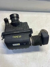 Used Air Cleaner Assembly fits: 2017 Hyundai Elantra Sedan 2.0 Grade B