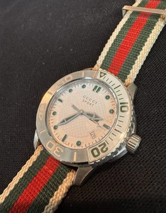 Montre Gucci G Timeless Homme