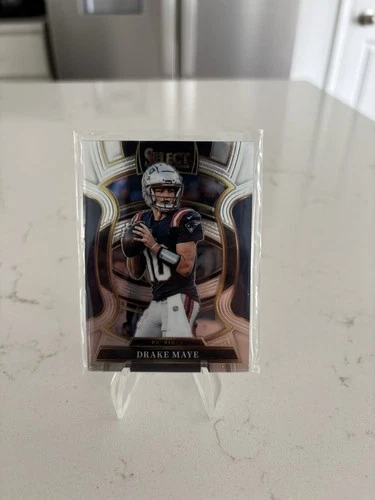 2025 Panini Select Concourse Drake Maye #80 - Patriots Football Card 2026
