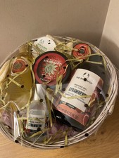 NEW! The Body Shop "STRAWBERRY" 6 Piece "ULTIMATE DELUXE" Gift Hamper