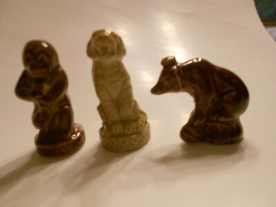 wade figurines ring master,cannon,bear, monkey,strongman and tiger very nice lot