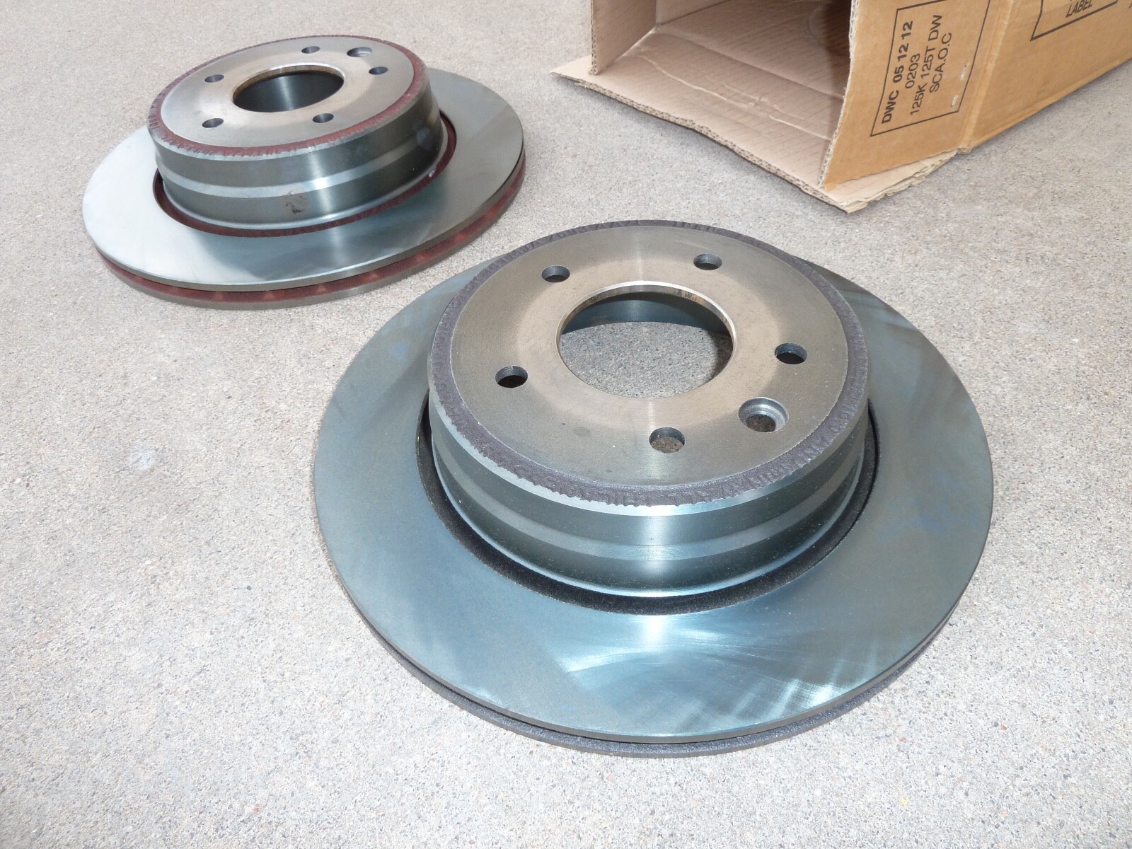 NEW ASTON MARTIN DB7 6 Cylinder GENUINE REAR ROTORS BRAKE DISC 