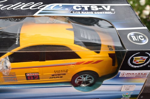Vinatge Cadillac CTS-V, 1/10 Scale Radio Controlled, Yellow Xin Qiang - Picture 8 of 8