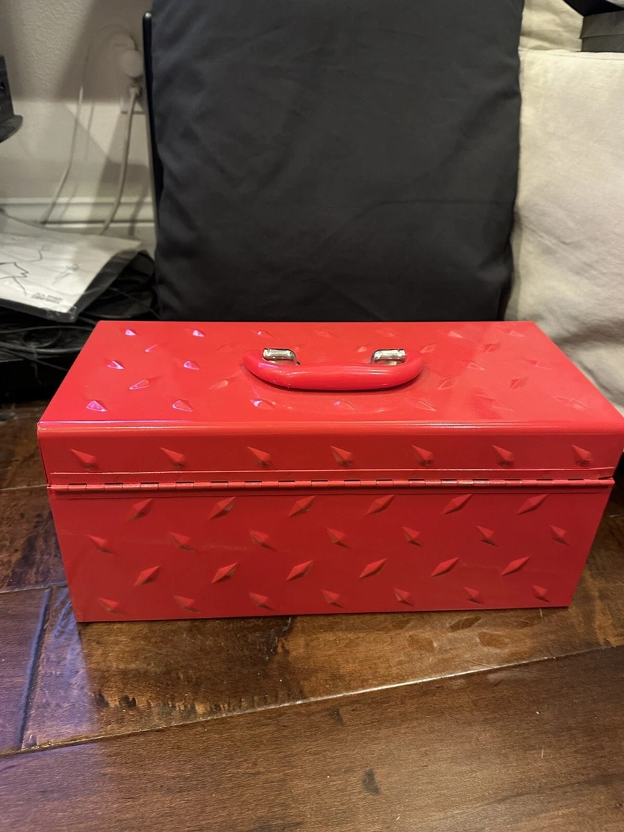 Supreme Diamond Plate Tool Box Red - FW18 - US