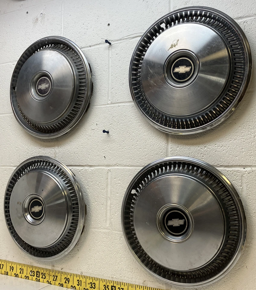 Juego de 4 tapacubos usados OEM GM de 14" Chevrolet Camaro/Chevelle 1975-1981 (5463) Foto 3 de 4
