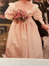 Romantisches Brautkleid v. Marc Kehnen Gr. 38 100% Seide champagner 87cm lang