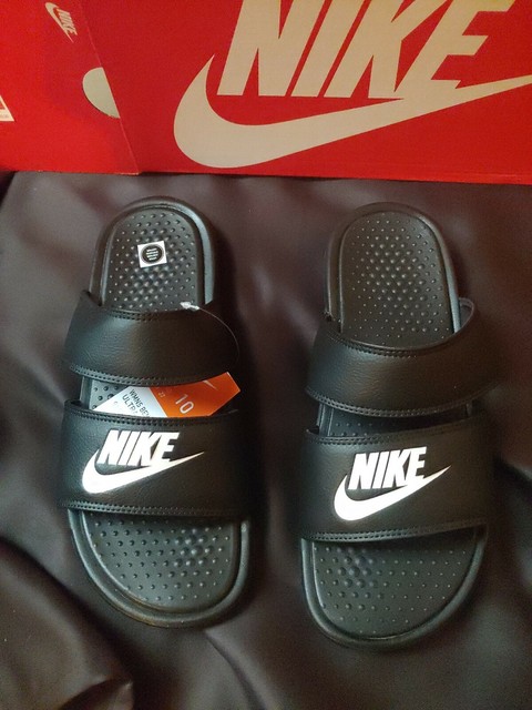 white nike benassi duo slides