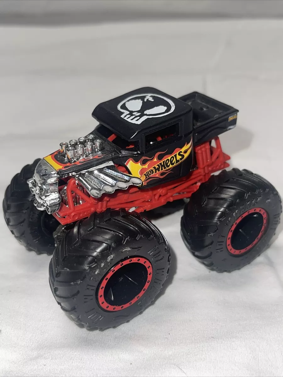 Hot Wheels Monster Trucks BONE SHAKER 1:64 Scale Vehicle