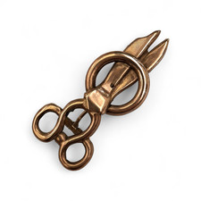 Spilla antica fine ‘900 a forma di forbici spegnicandele in oro 9 kt. Home / Vin