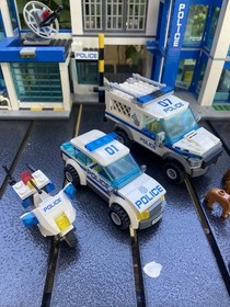 LEGO City Police Station 60141 Incomplete + Police Vehicles, K-9, 10 Figures