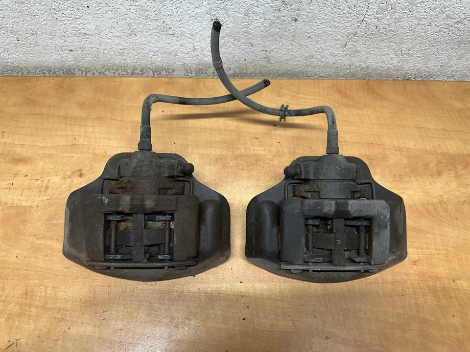 Par de pinzas de freno delanteras izquierda y derecha Porsche 924 1980 OEM Foto 3 de 4