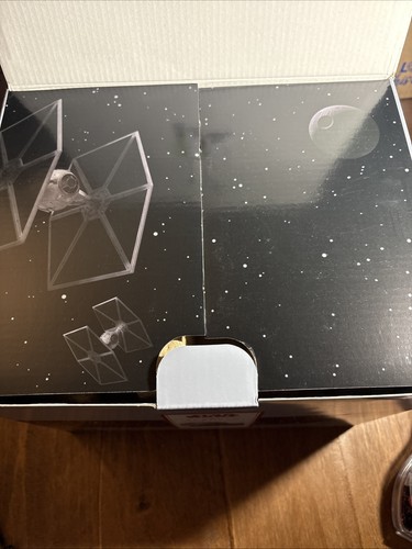 Calentador Scentsy Star Wars Estrella de la Muerte con 2 Barra Scentsy RETIRADO NUEVO EN CAJA - Imagen 9 de 11