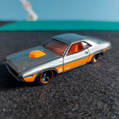 2023 Mattel Hot Wheels 1970 Dodge Challenger HEMI Hot Wheels Mopar