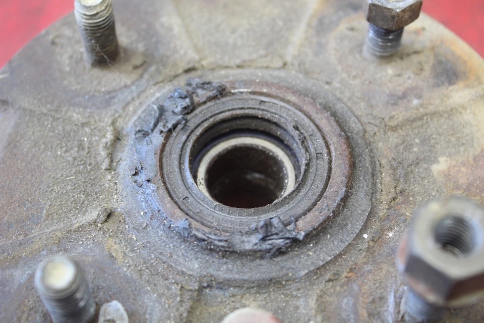 1992 HONDA FOURTRAX 200 FRONT WHEEL RIGHT LEFT BRAKE DRUM HUB 44600-HM8-000 - Изображение 3 из 4